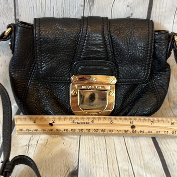 Michael Kors pebbled soft leather crossbody - Picture 11 of 11